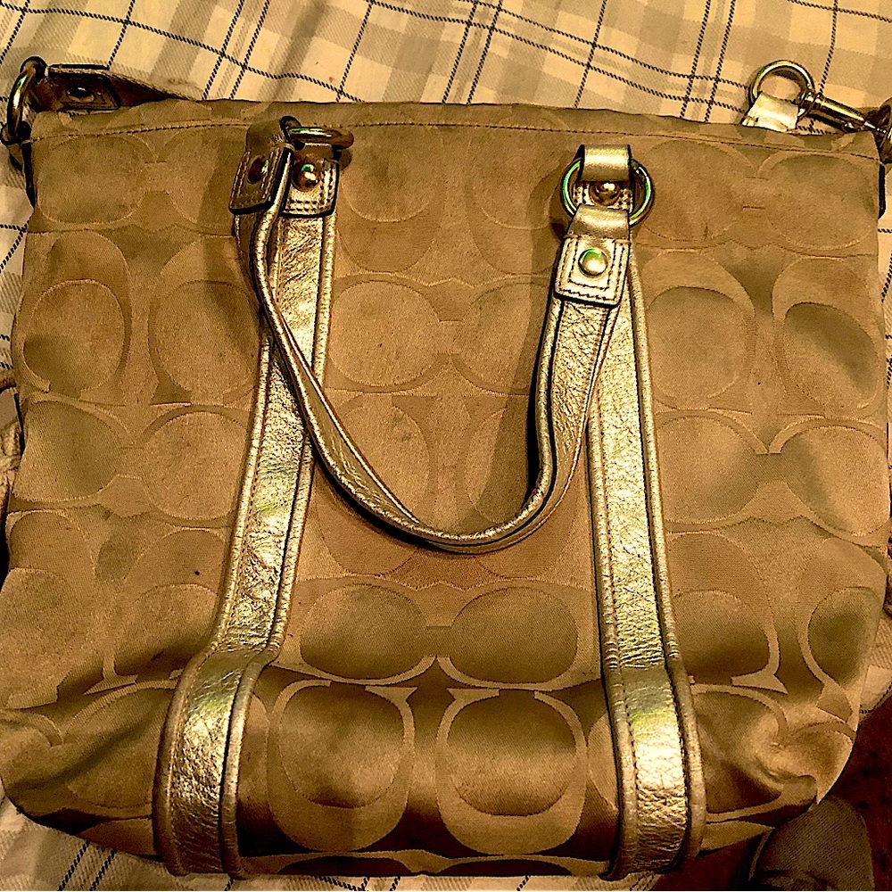 *Coach Poppy Signature Sateen Tote* 👜 - Picture 2 of 3